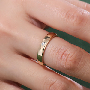 Anillo de Compromiso y Aniversario de Alta Calidad Chapado en Oro de 18K con Moissanita Color D, Regalo para Citas, Geometría Contemporánea - Product Image 6