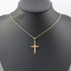 Мужской кулон-крестик из нержавеющей стали с позолотой 18 карат, инкрустированный цирконами, на цепочке. Модный религиозный аксессуар. - Product Image 5