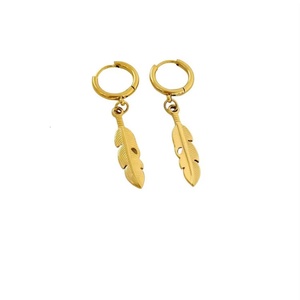Wholesale Stainless Steel Personalized Jewelry 18k Gold Plated c Shape <b>Stud</b> <b>Earrings</b> - Product Image 1