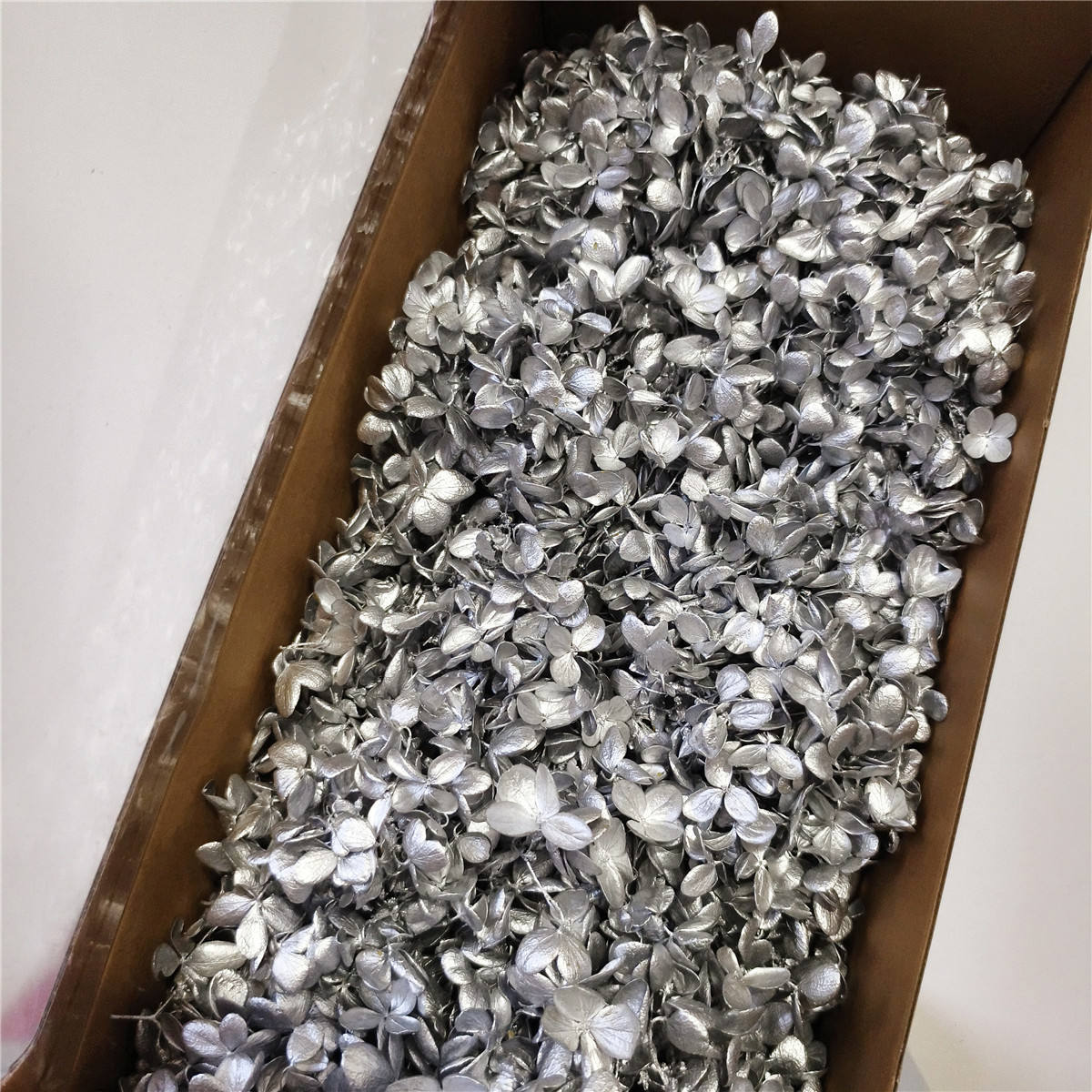 Silver wooden hydrangea-90-100g per box