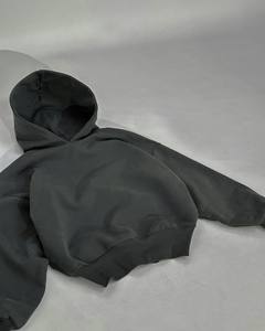 Sweat à capuche boxy personnalisé 100 % coton biologique avec molleton épais 520 g/m² et coupes courtes pour hommes – Vente en gros pour marques de streetwear - Product Image 1