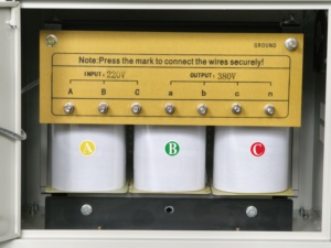 หม้อแปลงไฟฟ้าแบบแห้ง 20kva 380v รุ่น SG ได้รับการรับรองมาตรฐาน CE ISO ขดลวดทองแดง สำหรับระบบสำรองไฟฟ้าโรงแรมในไทย 380v - Product Image 3