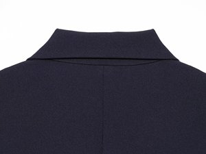 سترة بليزر نسائية عصرية غير رسمية بتصميم مزدوج الصدر بلون واحد وأكمام طويلة وياقة مطوية - Product Image 5