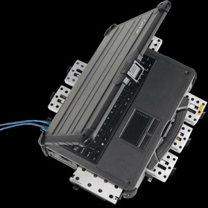 Centre d'opérations mobiles Getac X500, processeur Xeon, écran 15,6 pouces, serveur de taille mallette conforme aux normes MIL-STD-810G et IP65, UE - Product Image 2
