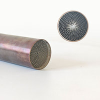 Catalyseur d'échappement de moto de qualité supérieure avec substrat en nid d'abeille métallique et métal précieux à trois voies