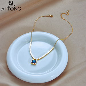 Collier élégant en acier inoxydable, style rétro parisien, avec pendentif carré orné de diamants bleus, polyvalent, idéal pour les trajets quotidiens - Grande <span class=keywords><strong>Vente</strong></span> - Product Image 3