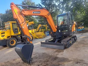 รถขุดขนาดเล็ก Develon DX60E พร้อมเครื่องยนต์และปั๊ม - กำลังขุดสูง ดีไซน์กะทัดรัด เหมาะสำหรับงานก่อสร้างและงานฟาร์ม - Product Image 2