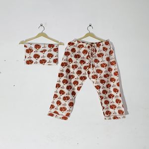 Conjunto de Pijama de Algodón Suave de Alta Calidad, Ropa de Dormir con Estampado Floral Hecho a Mano, Disponible a Precio de Mayoreo - Product Image 3