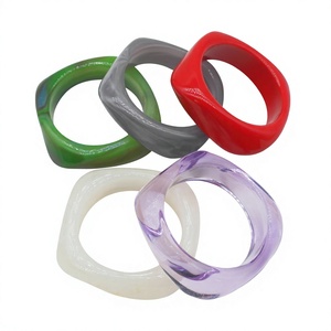 Ensemble de bracelets torsadés en résine acrylique de luxe, crème, noir, rouge, marron, blanc, boucles d'oreilles clous plaquées or pour femmes, bijoux de mode - Product Image 3