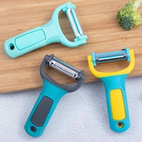 Hete verkoop keukenaccessoires 3-in-1 roterende mes roestvrijstalen schilmes huishoudelijk multifunctioneel groente- en fruitschiller