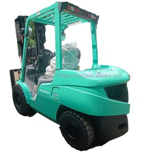 Montacargas Mitsubishi FD35 de 3 Toneladas, 4.5 Metros, Tres Mástiles, Diésel, 4x4, Operación con Asiento - Product Image 1