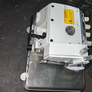 Máquina de Coser Overlock SHING LING Usada, 4500 Puntadas/min, 11mm, 45x35x40cm, Caja de Madera, Motor de Accionamiento Directo, Uso Doméstico - Product Image 3