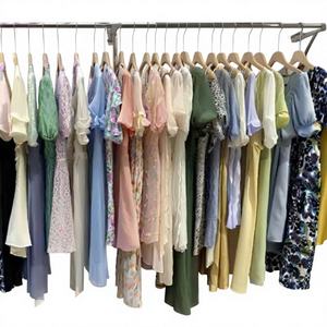 Hauts et robes de bain d'été pour femmes Marque RWK Modèle QZ-077 9999 Quantité Vente en gros d'usine Balles de vêtements en vrac - Product Image 1