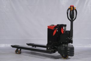 Transpaleta Eléctrica de Perfil Bajo, Altura de Elevación de 195 mm, Ancho de 550/685 mm, Uso en Restaurantes, Capacidad de Carga de 1t-2t para Palés Estándar - Product Image 3