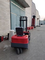Chariots élévateurs électriques polyvalents de 0,5 à 1,5 tonne, à mât bi-étages 3 points, avec batterie au plomb-acide et pneus pleins - Applications multiples
