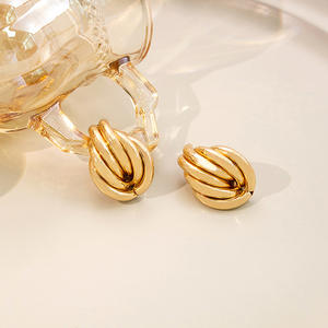 Nouveautés NYY - Boucles <span class=keywords><strong>d</strong></span>'oreilles exquises hypoallergéniques en acier inoxydable plaqué <span class=keywords><strong>or</strong></span> <span class=keywords><strong>multi</strong></span>-<span class=keywords><strong>anneaux</strong></span> pour tous les jours - Product Image 6