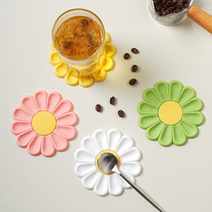 Margherita Flower 6.7 ''x 6.7'' <span class=keywords><strong>antiscivolo</strong></span> sottopentola <span class=keywords><strong>multiuso</strong></span> resistente al calore e pastiglie per uso cucina Hot pad apriscatole poggia cucchiaio - Product Image 1
