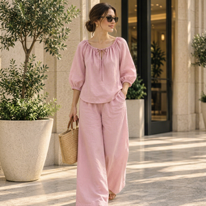 Ensemble deux pièces tendance pour l'été : haut rose à manches bouffantes et pantalon large – Vêtements décontractés unis pour la vente en gros B2B – Fournisseur en gros - Product Image 1