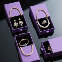 Boîte d'emballage pour bijoux en carton rigide personnalisée avec gaufrage, fermeture magnétique, plusieurs couleurs, doublure en éponge, métaux précieux, pierres précieuses