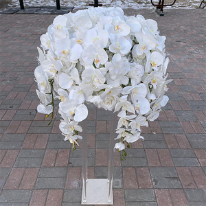 Sfera di Fiori di Seta Bianca per Centrotavola Decorativo da Matrimonio - Product Image 5