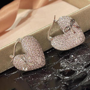 Pendientes de Aro con Corazón en Oro Blanco y Cristal de Estrás, Plata 925 con Baño de Rodio, Joyería Romántica para Mujer - Product Image 5