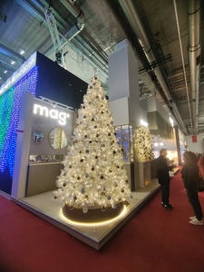 Árbol de esfera iluminada comercial gigante de 7 pies, 8 pies, 9 pies, motivo iluminado <span class=keywords><strong>para</strong></span> exteriores 3D, esfera de luz, árbol de Navidad con bola dorada - Product Image 2