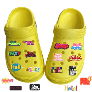 Enfants Tortue Personnalisé La Reine Boucles De Chaussures Designer Célèbre Mignon Mode Drôle Pvc En Vrac Chaussures Fleurs Phrases Chaussures Charmes - Product Image 1