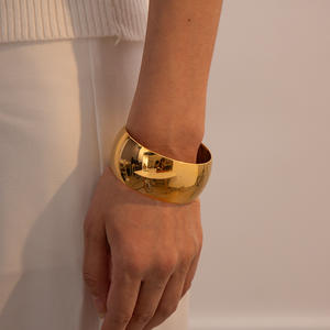 Brazalete Abierto Grueso de Acero Inoxidable, Estilo Martillado, Dorado, Vintage, Ancho, para Joyería de Moda - Product Image 4