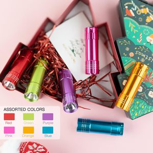 Nhà Máy Bán Sỉ Nhôm Mini Mát Ánh Sáng Trắng <span class=keywords><strong>9</strong></span> <span class=keywords><strong>LED</strong></span> Đèn Pin AAA Pin Powered Cầm Tay <span class=keywords><strong>Torch</strong></span> Cho Món Quà Giáng Sinh - Product Image 5