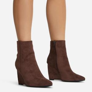 Kadınlar veya merdivenler için kahverengi Faux süet sivri burun kama topuk yarım çizmeler kadın kama elbise ayakkabı - Product Image 1