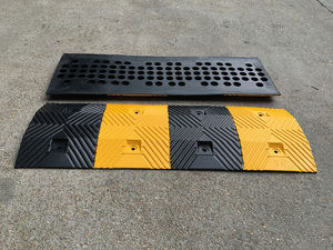 गर्म बिक्री कारखाने मूल्य भारी शुल्क प्रीमियम गुणवत्ता पुनर्नवीनीकरण रबर रोड हम्प टिकाऊ गति बम्प 15 टी लोड क्षमता 1-5mph - Product Image 3