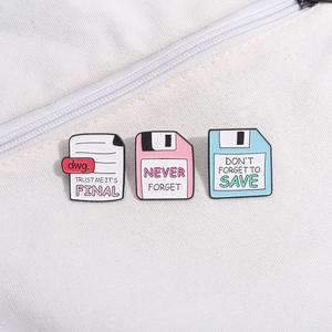 Épingles en métal personnalisées de créateur de mode épingles en émail mignon Post it Notes Broches de revers boucle d'insigne pour les enfants - Product Image 4