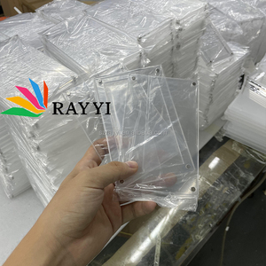 RAY YI Op maat gemaakte hoogwaardige milieuvriendelijke recyclebare transparante acryl magnetische displaykoffer voor Pokémon boosterpacks, draagbaar ontwerp - Product Image 4