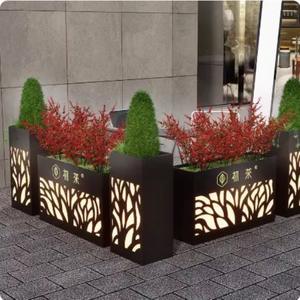 กระถางดอกไม้สแตนเลสสำหรับกลางแจ้ง HX03 ชุดกระถางดอกไม้แบบต่อประกอบได้สำหรับตกแต่งถนนเชิงพาณิชย์ รางปลูกดอกไม้กลางแจ้งพร้อมขาตั้งเหล็ก - Product Image 5