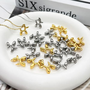 Collier tendance pour femme, résistant au ternissement et à l'eau, plaqué or 18 carats et acier inoxydable, avec pendentif chien ballon mignon - Product Image 4
