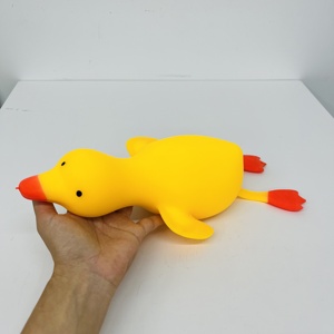 Entrepôt USA – Jouet Squishy Canard Géant Jaune et Blanc Réaliste 36*16.5cm – Balle Sensorielle Anti-Stress Grande Taille - Product Image 6