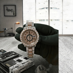 Montre de luxe en quartz glacé, boîtier en or rose avec lunette sertie de diamants, 46 mm, verre analogique, chiffres romains, bracelet en acier inoxydable, chronographe pour femme - Product Image 3