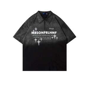 Polo Unisex con Colletto Effetto Acid-Washed, Stampa Tipografica, Silhouette Oversize Boxy - Product Image 1