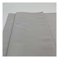 228T 75D * 160D Gefärbtes, glattes, mittelschweres Taslan-Gewebe Wasserdichte, wasserfeste, wind dichte Jacken aus 100% Polyester