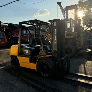 Chariot élévateur Komatsu d'occasion de 3 tonnes en promotion : le prix juste, garantie d'utilisation normale, achetez en toute confiance - Product Image 1