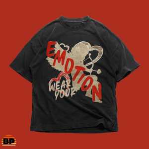 T-shirt con stampa grafica in cotone unisex, abbigliamento casual streetwear Y2K, con scritta Emotional Expression: indossa le tue emozioni. - Product Image 1