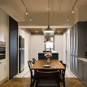 High Quality Solid Wood Shutter Door Kitchen Cupboard Modern Shaker Kitchen Cabinet With Island Bench