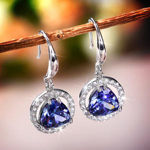 Pendientes Colgantes Morados E823 de Plata 925 con Corte Triangular y Engaste de Garra, Clásicos para Uso Diario de Mujer - Product Image 4