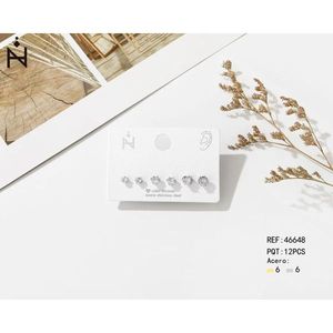 Orecchini a Perno a Forma di Cuore con Zirconi Bianchi 4mm 5mm 6mm Gioielli alla Moda - Product Image 1