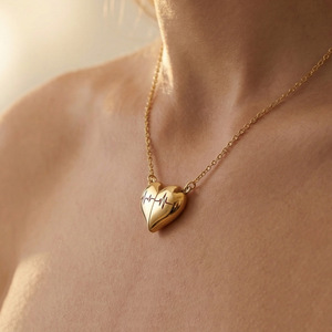 Collar con Colgante de Corazón Chapado en Oro, Cadena de Serpiente Romántica para Mujer, Joyería para Uso Diario - Product Image 1