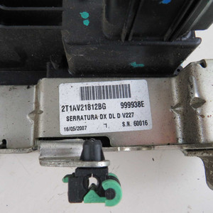 Serrure de porte avant droite 2T1AV21812BG Ford Tourneo Connect 02-13 d'occasion (51118) - Product Image 3