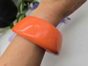 Brazaletes de Resina Compactos para Mujer con Diseño Moderno, Material Duradero y Patrones de Color Vibrantes para Uso Diario y Fiestas - Product Image 4