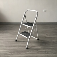 Escaliers pliables, échelle domestique, échelle pliable portable, avec design industriel et style de main courante moderne