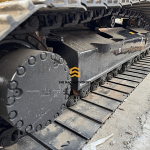 Excavatrice sur chenilles Komatsu PC210LC d'occasion en excellent état, 90% neuve, à vendre - Product Image 6