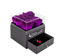 Cadeau fête des mères fait à la main Rose préservée Roses boîte à bijoux avec collier éternel Rose fleurs cadeau pour maman petite amie femme